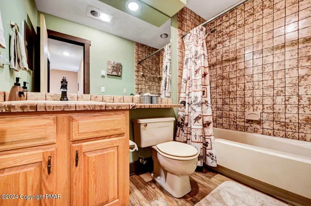 $224,900 | 11 Downhill Lake, Lake Harmony, PA 18624