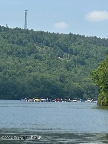 $224,900 | 11 Downhill Lake, Lake Harmony, PA 18624