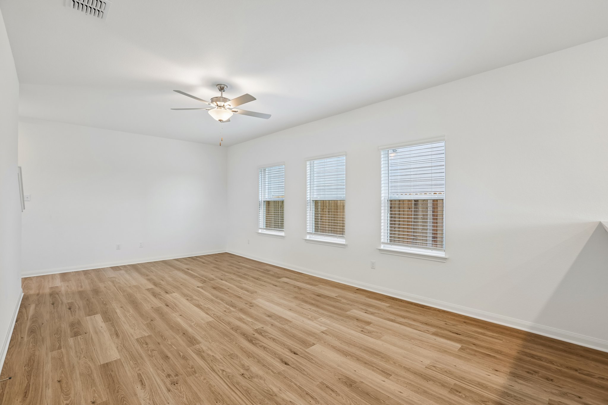 18400 Stellers Sea Street Elgin, TX 78621 - Photo 4 of 40