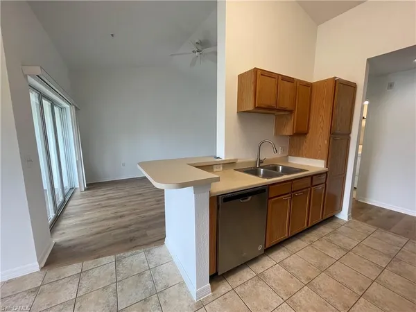 $1,625 | 7905 Preserve Circle, Unit 134, Naples, FL 34119