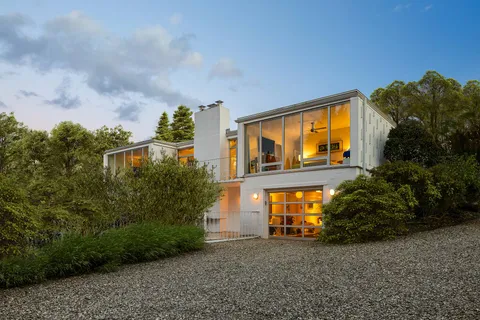 $5,995,000 | 31 Carver Street, Sag Harbor Village, NY 11963
