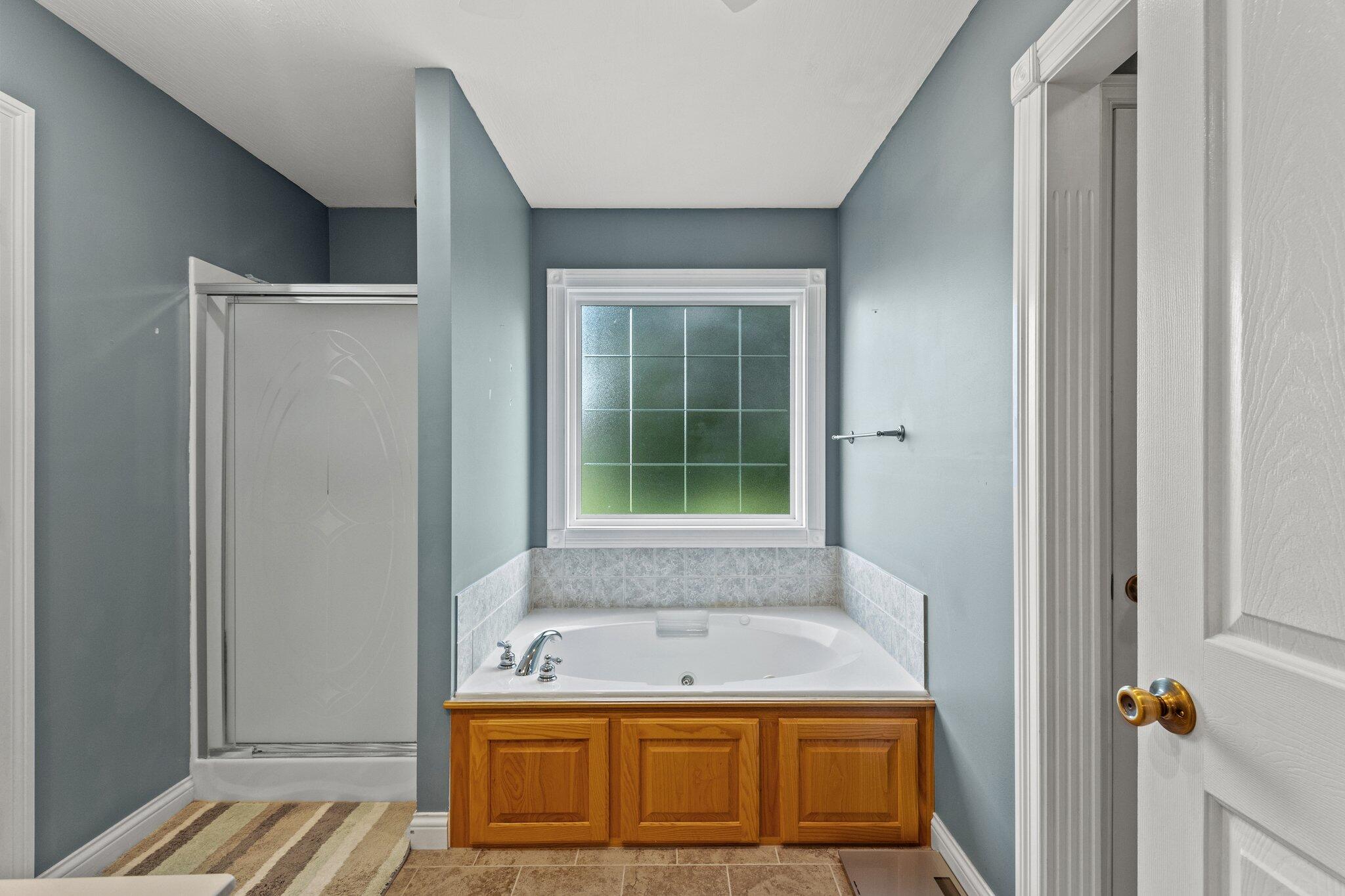 10-web-or-mls-106-hubble-rd