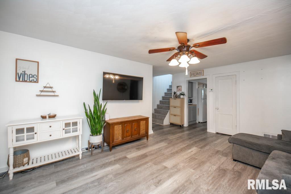 316 Limestone Bellevue, IL 61604 - Photo 12 of 42