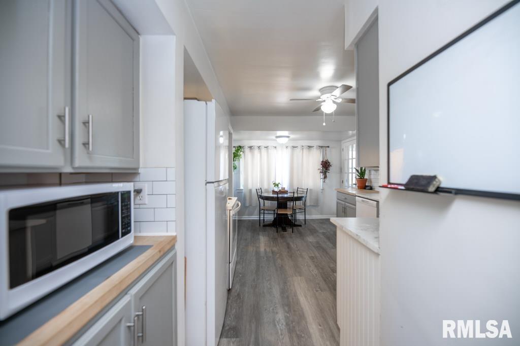 316 Limestone Bellevue, IL 61604 - Photo 14 of 42