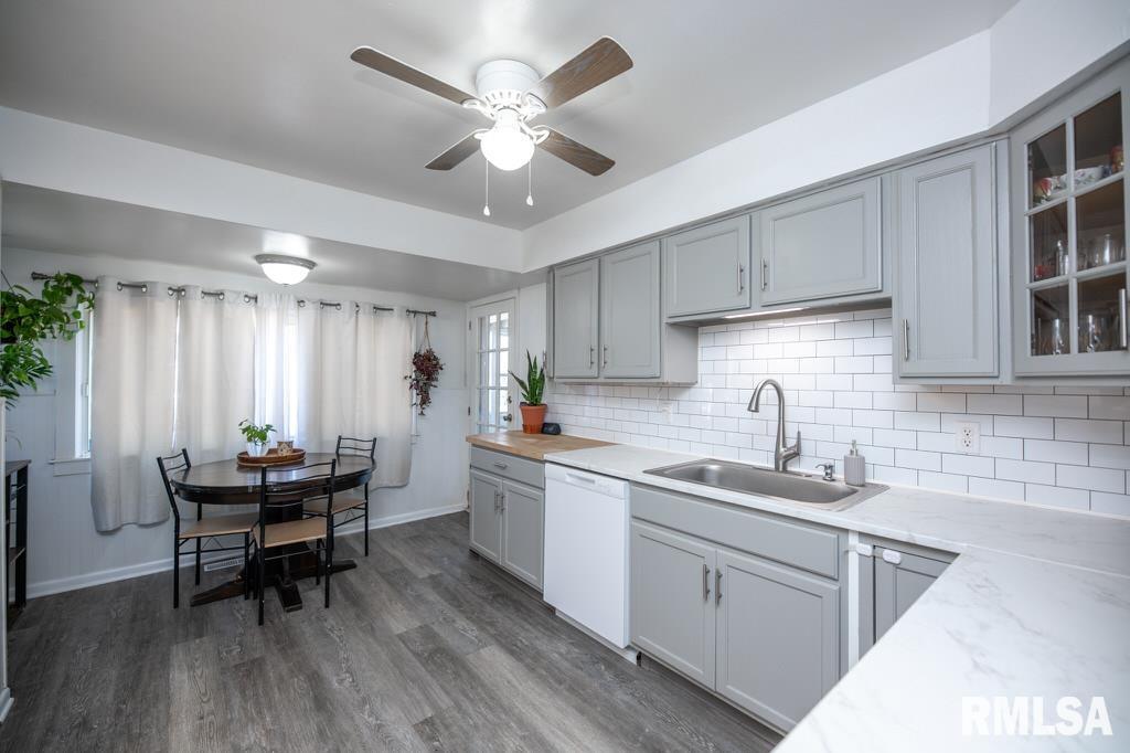 316 Limestone Bellevue, IL 61604 - Photo 15 of 42