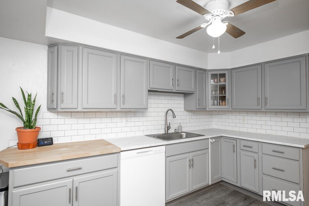 316 Limestone Bellevue, IL 61604 - Photo 17 of 42