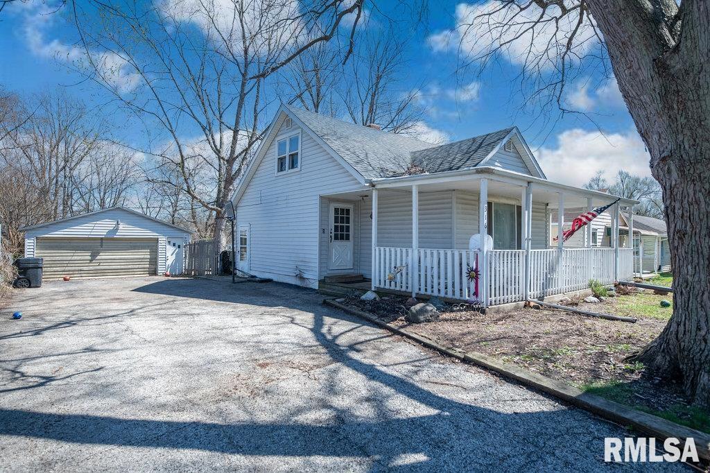 316 Limestone Bellevue, IL 61604 - Photo 3 of 42