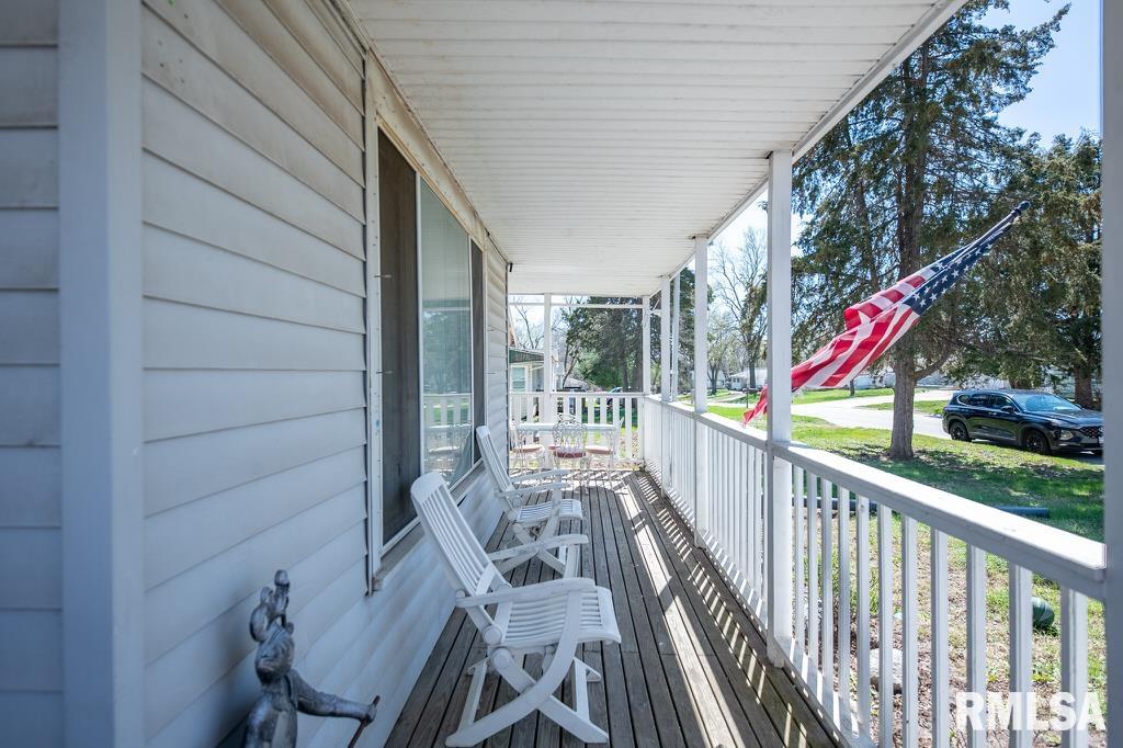 316 Limestone Bellevue, IL 61604 - Photo 4 of 42