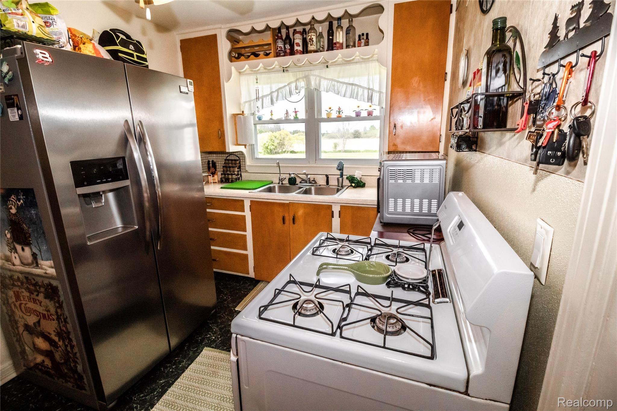 3026 West Oregon Road Lapeer, MI 48446 - Photo 11 of 31 Kitchen (2).jpg