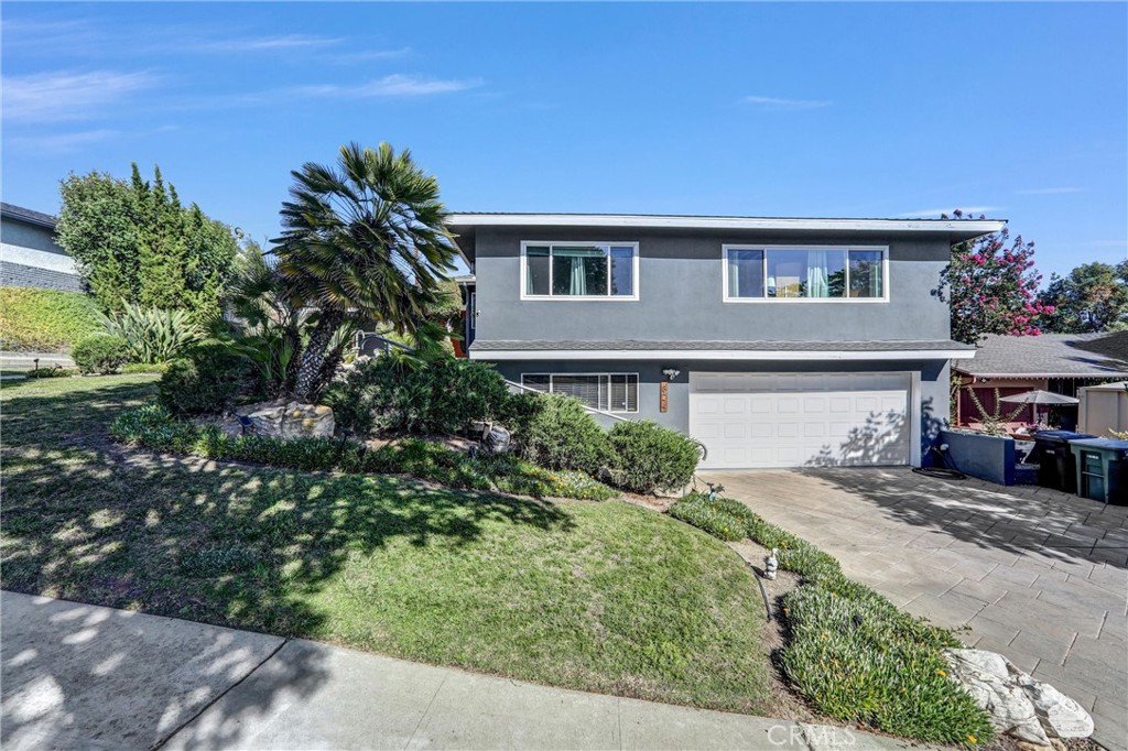 824 Stanford Road Burbank, CA 91504 - Photo 4 of 46