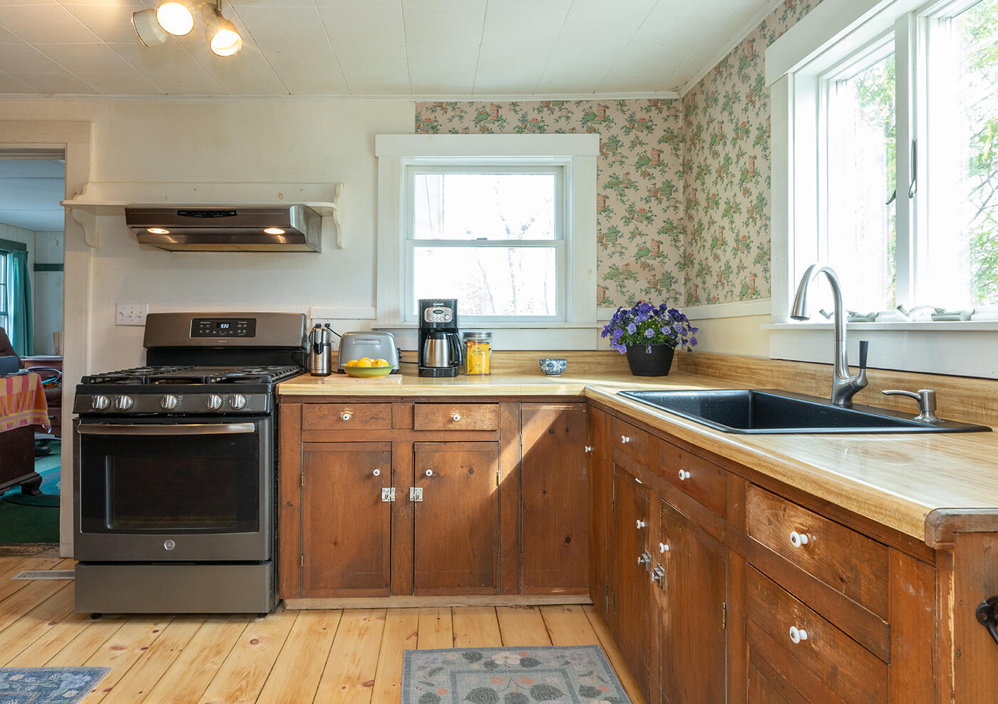 85 Main Street Tenants Harbor, ME 04860 - Photo 12 of 68 IMG_0586