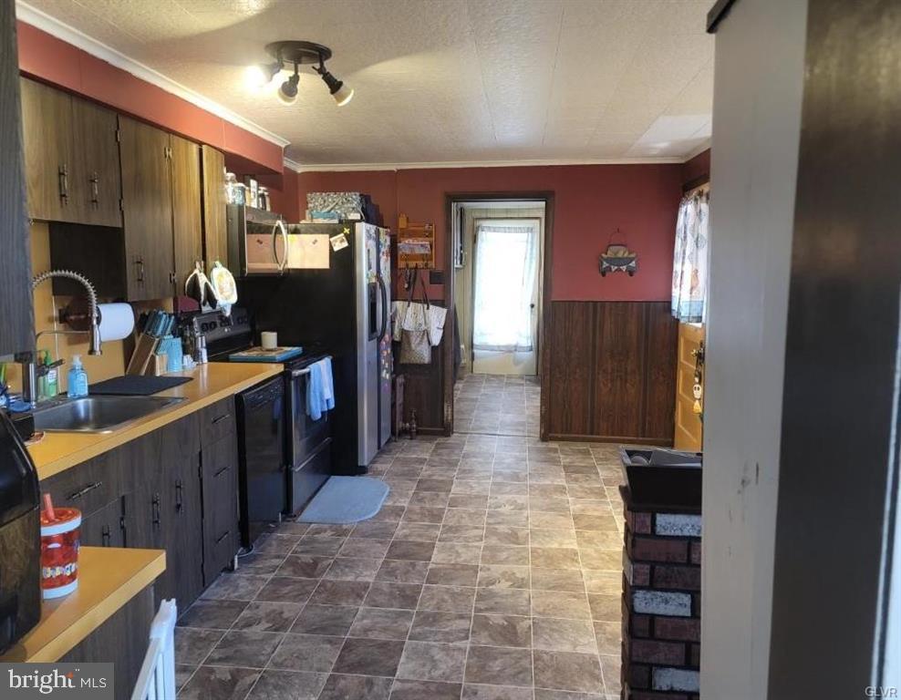 32 West Ridge Street Coaldale, PA 18218 - Photo 6 of 23