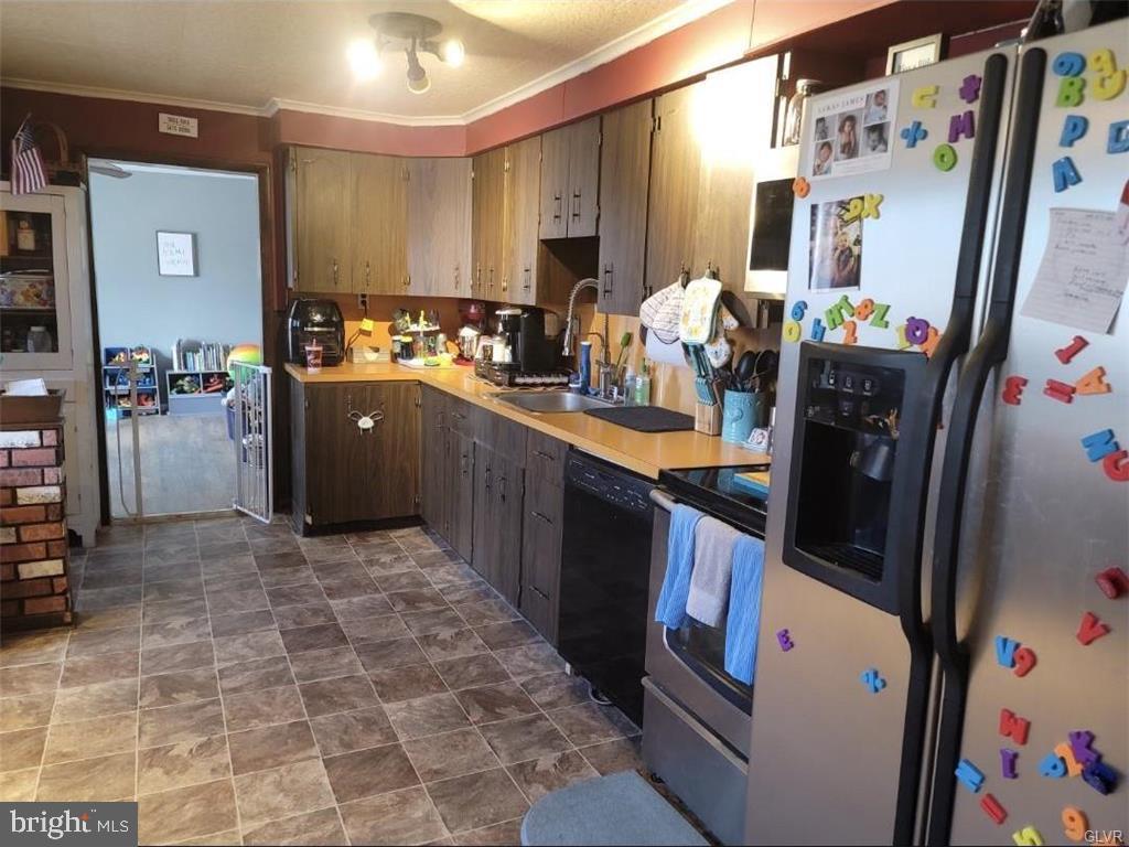 32 West Ridge Street Coaldale, PA 18218 - Photo 8 of 23