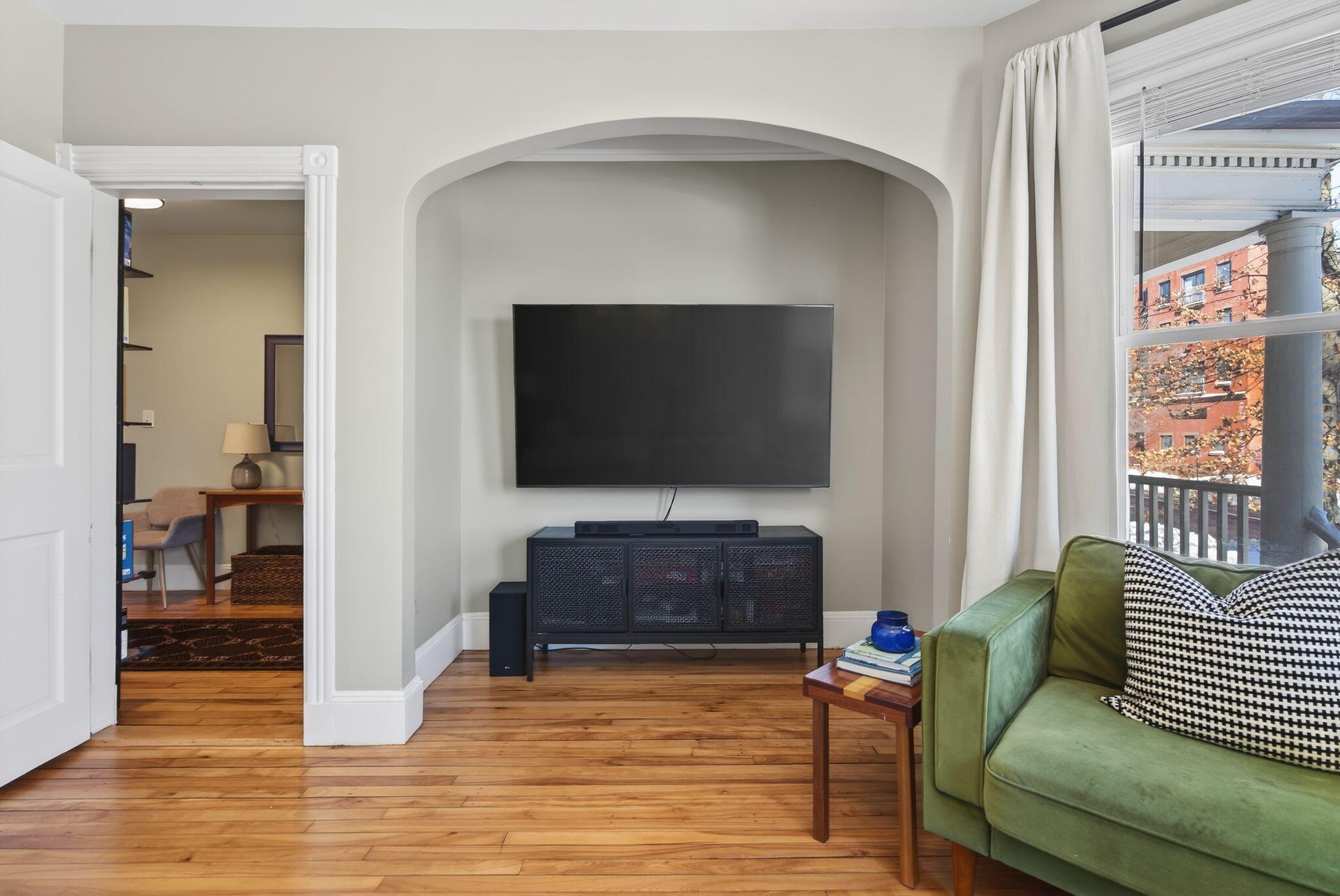30 State Street, Unit 2 Portland, ME 04101 - Photo 9 of 38 Living Room