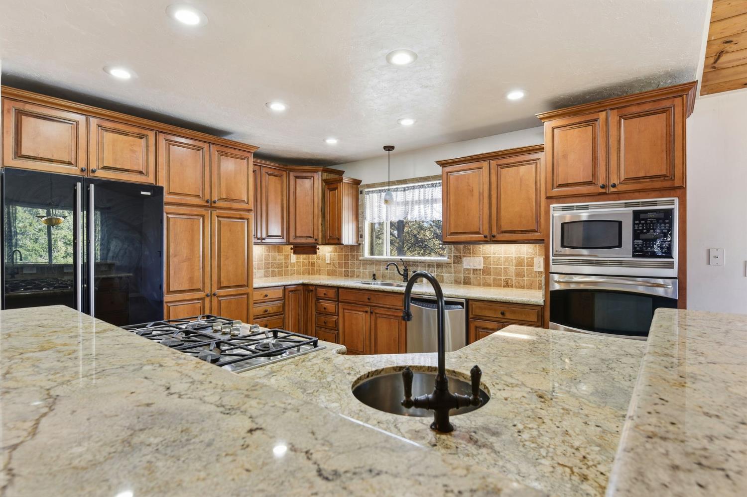 1946 Blue Bell Court Cool, CA 95614 - Photo 15 of 48