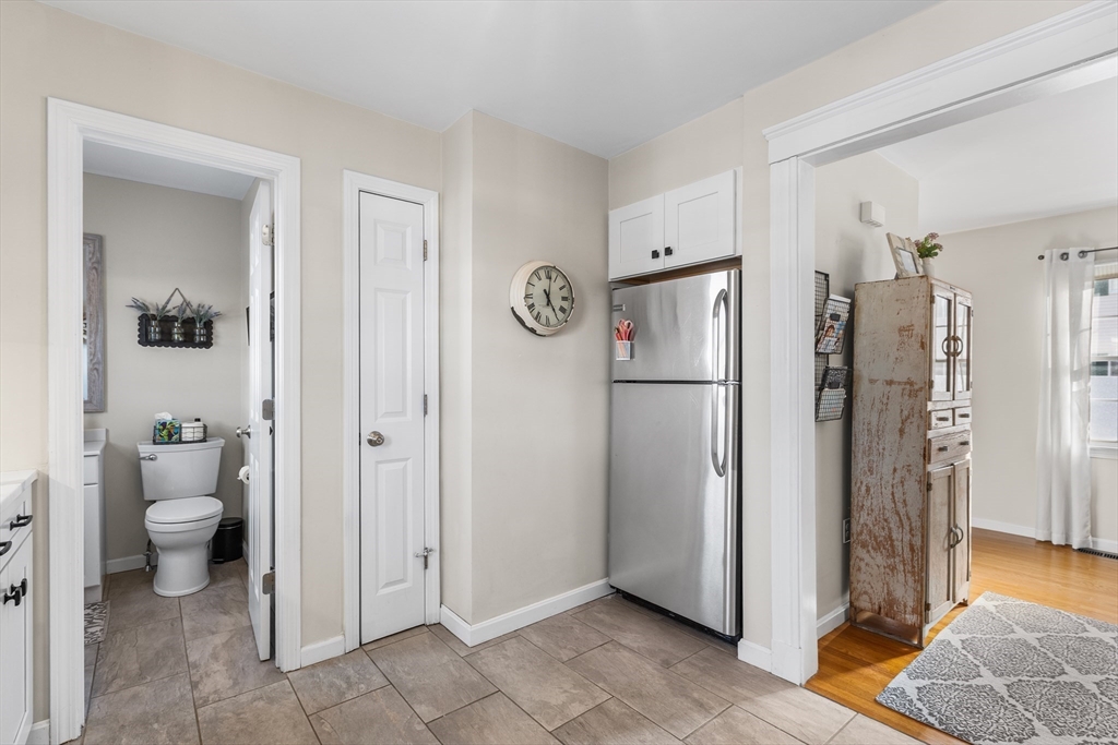 252 Albion Street, Unit 3 Wakefield, MA 01880 - Photo 12 of 37