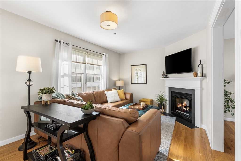 252 Albion Street, Unit 3 Wakefield, MA 01880 - Photo 4 of 37