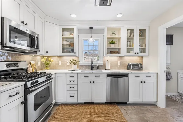 $649,000 | 252 Albion Street, Unit 3, Wakefield, MA 01880