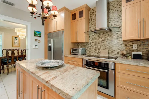 $1,799,999 | 9830 Southwest 69th Avenue, Pinecrest, FL 33156