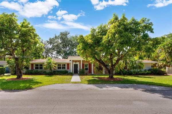 $1,799,999 | 9830 Southwest 69th Avenue, Pinecrest, FL 33156