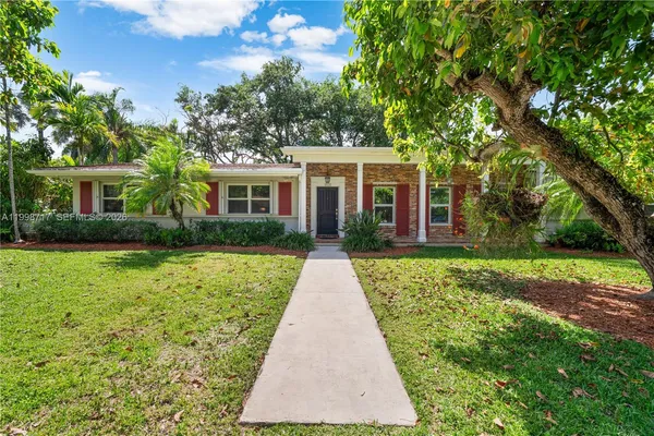 $1,799,999 | 9830 Southwest 69th Avenue, Pinecrest, FL 33156