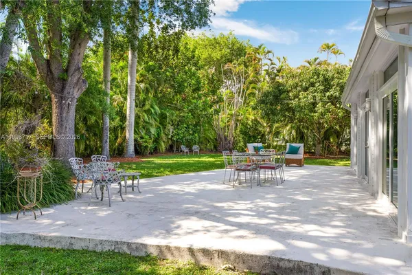 $1,799,999 | 9830 Southwest 69th Avenue, Pinecrest, FL 33156