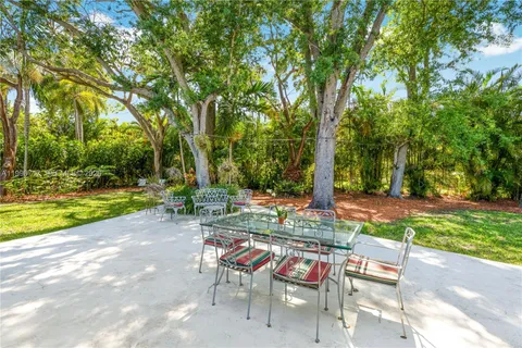 $1,799,999 | 9830 Southwest 69th Avenue, Pinecrest, FL 33156