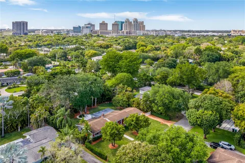 $1,799,999 | 9830 Southwest 69th Avenue, Pinecrest, FL 33156