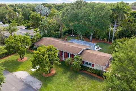 $1,799,999 | 9830 Southwest 69th Avenue, Pinecrest, FL 33156