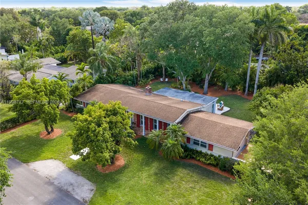 $1,799,999 | 9830 Southwest 69th Avenue, Pinecrest, FL 33156