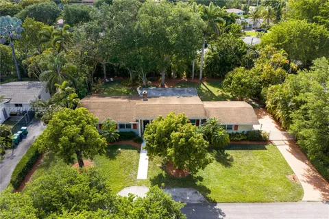 $1,799,999 | 9830 Southwest 69th Avenue, Pinecrest, FL 33156