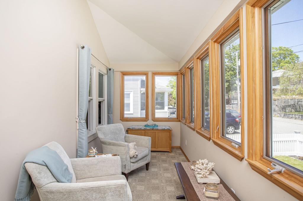 39 Manomet Road Weymouth, MA 02191 - Photo 3 of 40 Gallery Image 3