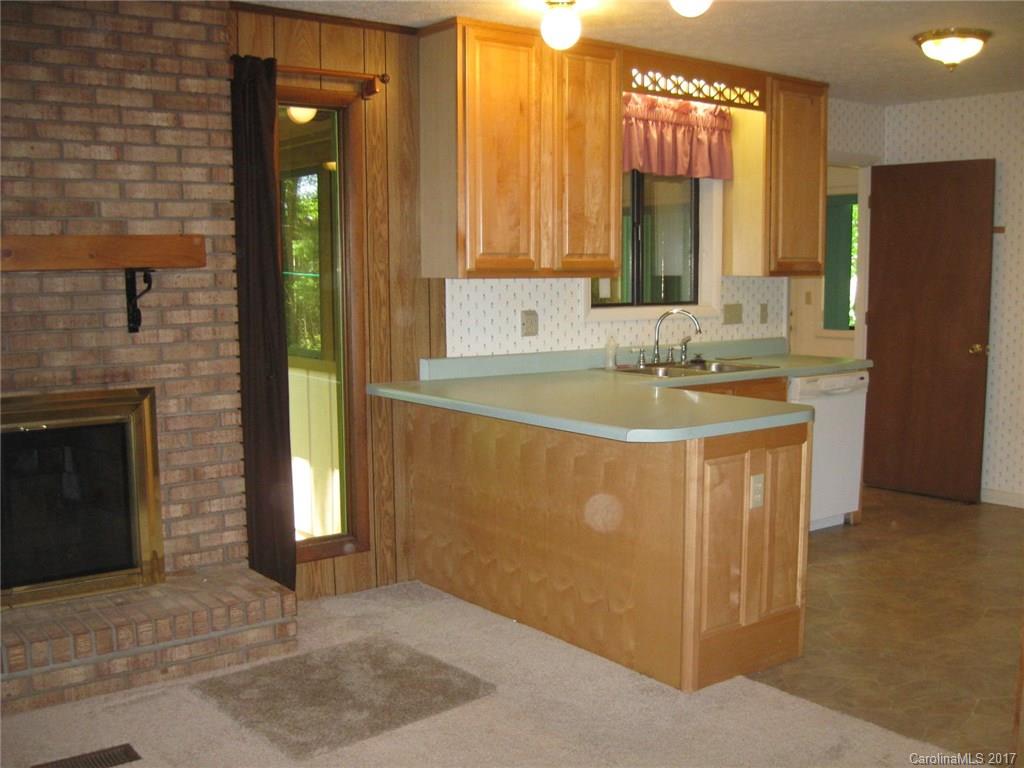 12 Greenleaf Road Fletcher, NC 28732 - Photo 3 of 21