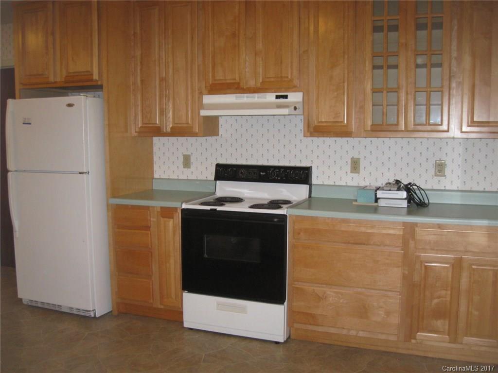 12 Greenleaf Road Fletcher, NC 28732 - Photo 4 of 21