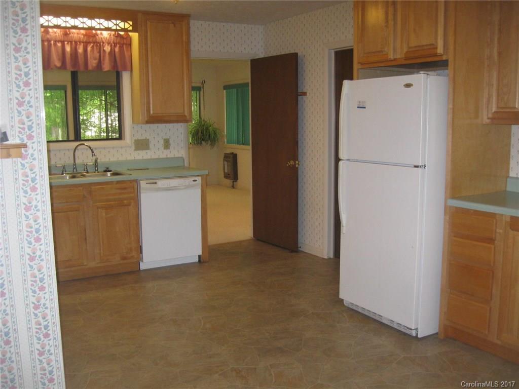 12 Greenleaf Road Fletcher, NC 28732 - Photo 5 of 21
