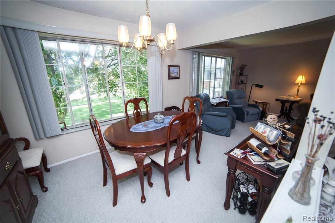29664 Hoover Road Warren, MI 48093 - Photo 6 of 11 IMG_2621.jpg