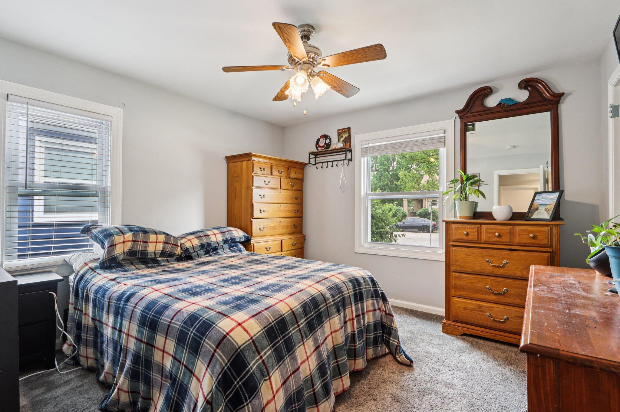 1104 Lathrop Avenue Racine, WI 53405 - Photo 12 of 22 21-web-or-mls-Lathrop Ave-S2606-021