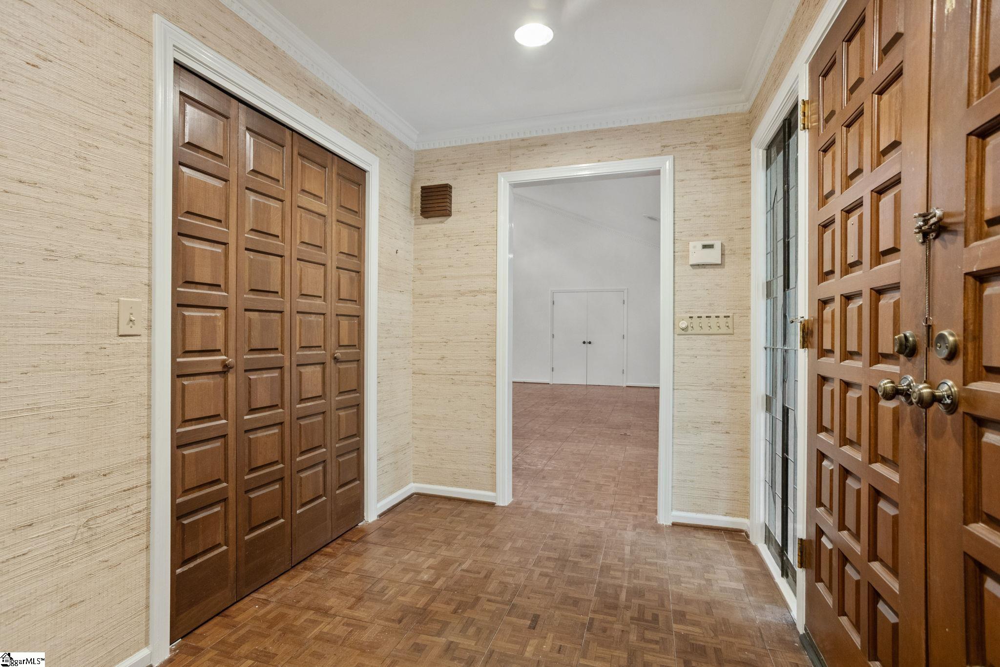 519 Huntington Road Greenville, SC 29615 - Photo 8 of 38