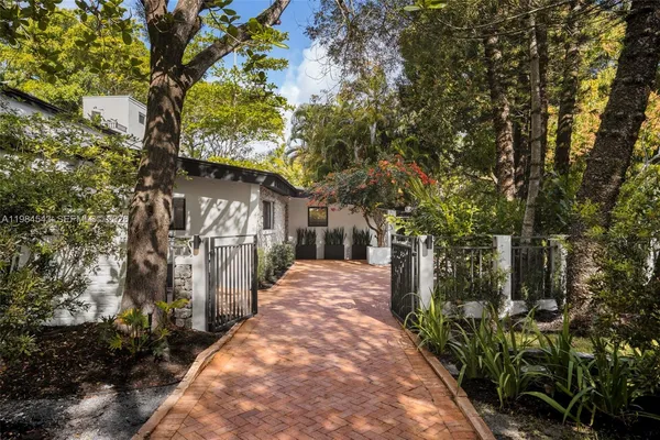 $2,900,000 | 3090 Kirk Street, Coconut Grove, FL 33133