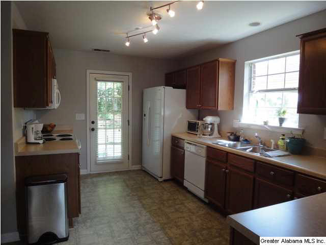 508 Summit Circle Fultondale, AL 35068 - Photo 11 of 26