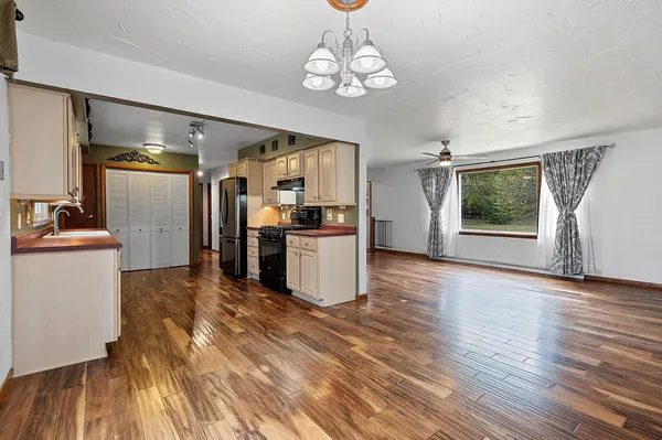 $289,900 | 3608 Menasha Avenue, Manitowoc, WI 54220