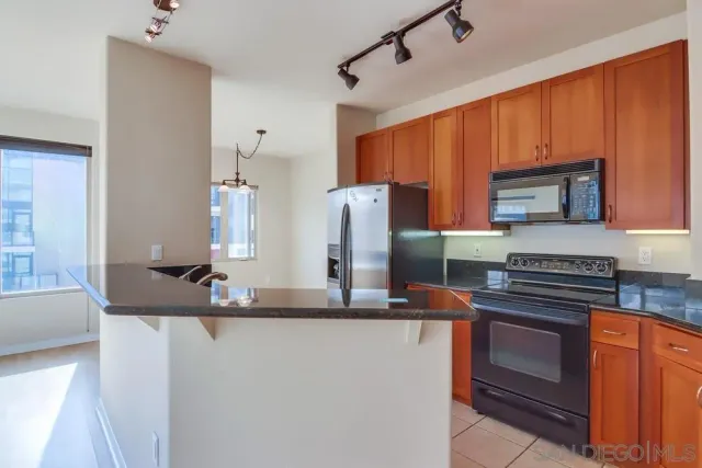 $3,495 | 330 J Street, Unit 508, San Diego, CA 92101