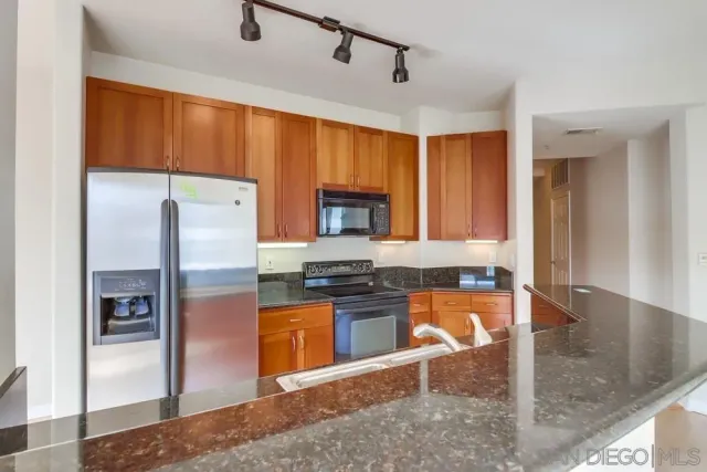 $3,495 | 330 J Street, Unit 508, San Diego, CA 92101