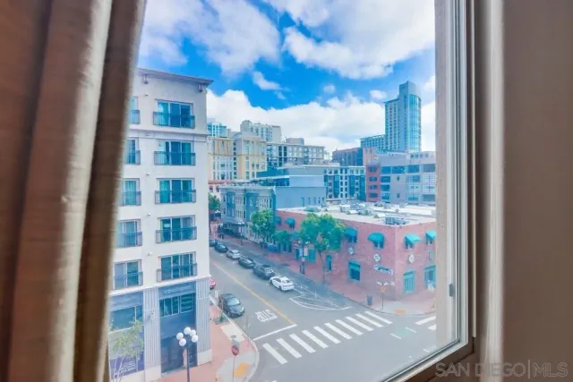 $3,495 | 330 J Street, Unit 508, San Diego, CA 92101