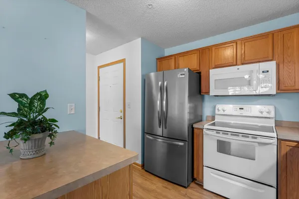 $179,900 | 2231 North Penn Place, Unit 208, North St. Paul, MN 55109