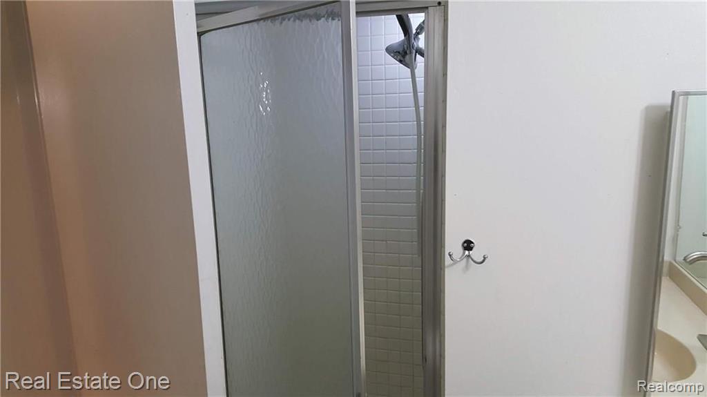 29640 Middlebelt Road, Unit 1603 Farmington, MI 48334 - Photo 19 of 31