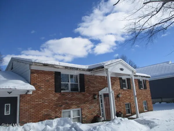 $179,900 | 11 Parkview Avenue, Queensbury, NY 12804