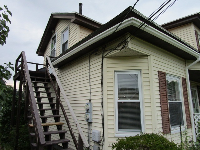 17 Rochambeau Street Manchester, NH 03102 - Photo 4 of 35
