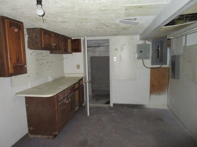17 Rochambeau Street Manchester, NH 03102 - Photo 33 of 35