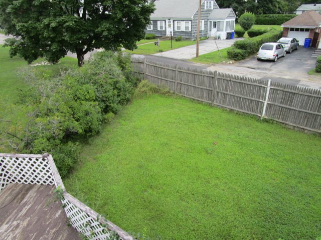 17 Rochambeau Street Manchester, NH 03102 - Photo 7 of 35